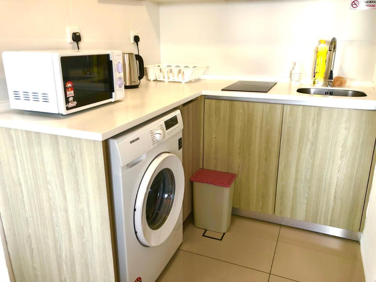 Tropicana 218 Macalister Netflix Unit By Blue Sky Holidays George Town Dış mekan fotoğraf