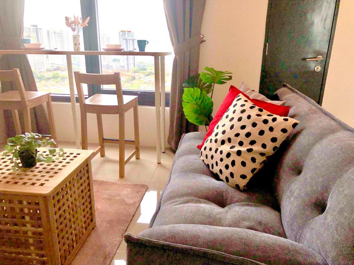 Tropicana 218 Macalister Netflix Unit By Blue Sky Holidays George Town Dış mekan fotoğraf