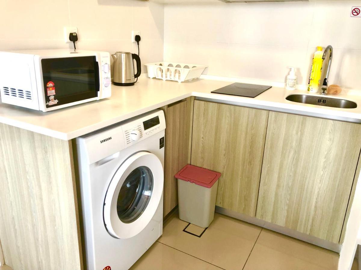 Tropicana 218 Macalister Netflix Unit By Blue Sky Holidays George Town Dış mekan fotoğraf