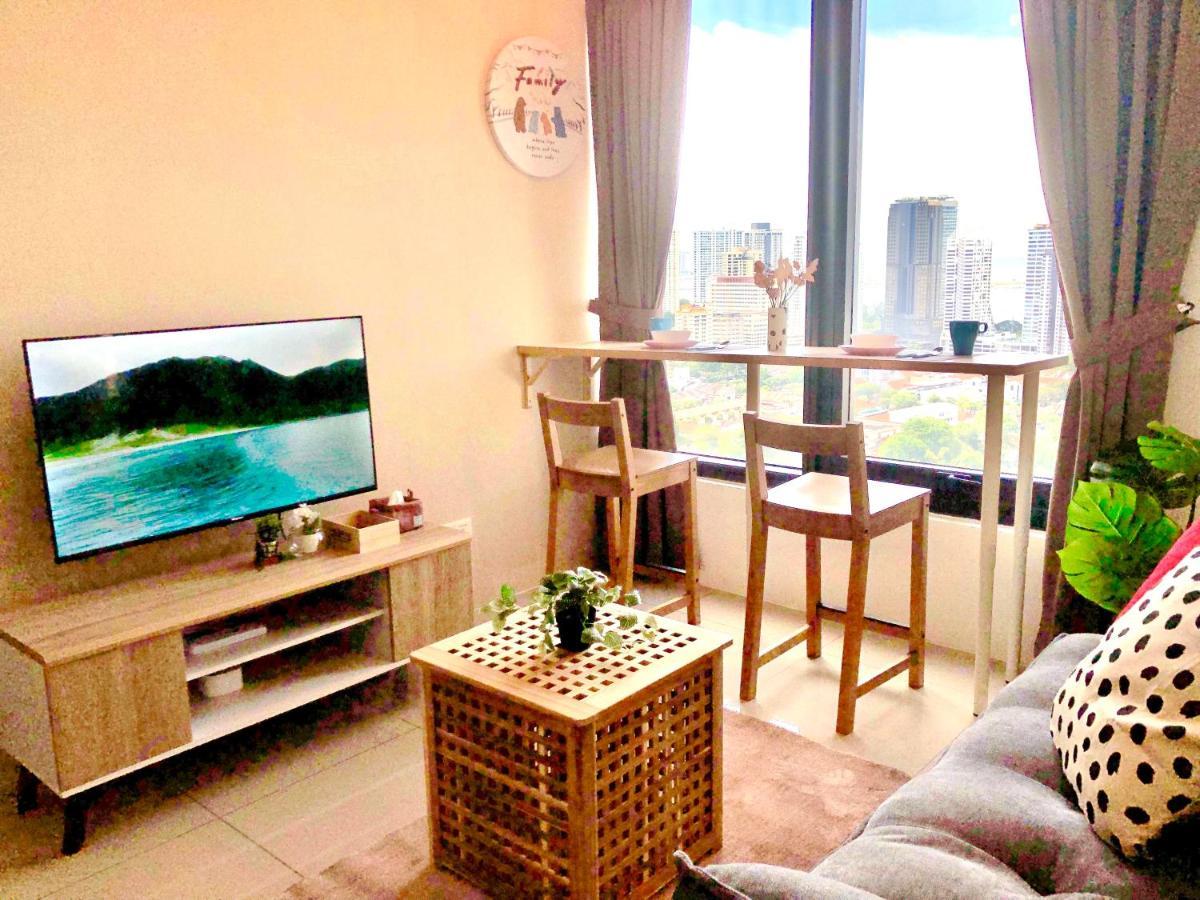Tropicana 218 Macalister Netflix Unit By Blue Sky Holidays George Town Dış mekan fotoğraf