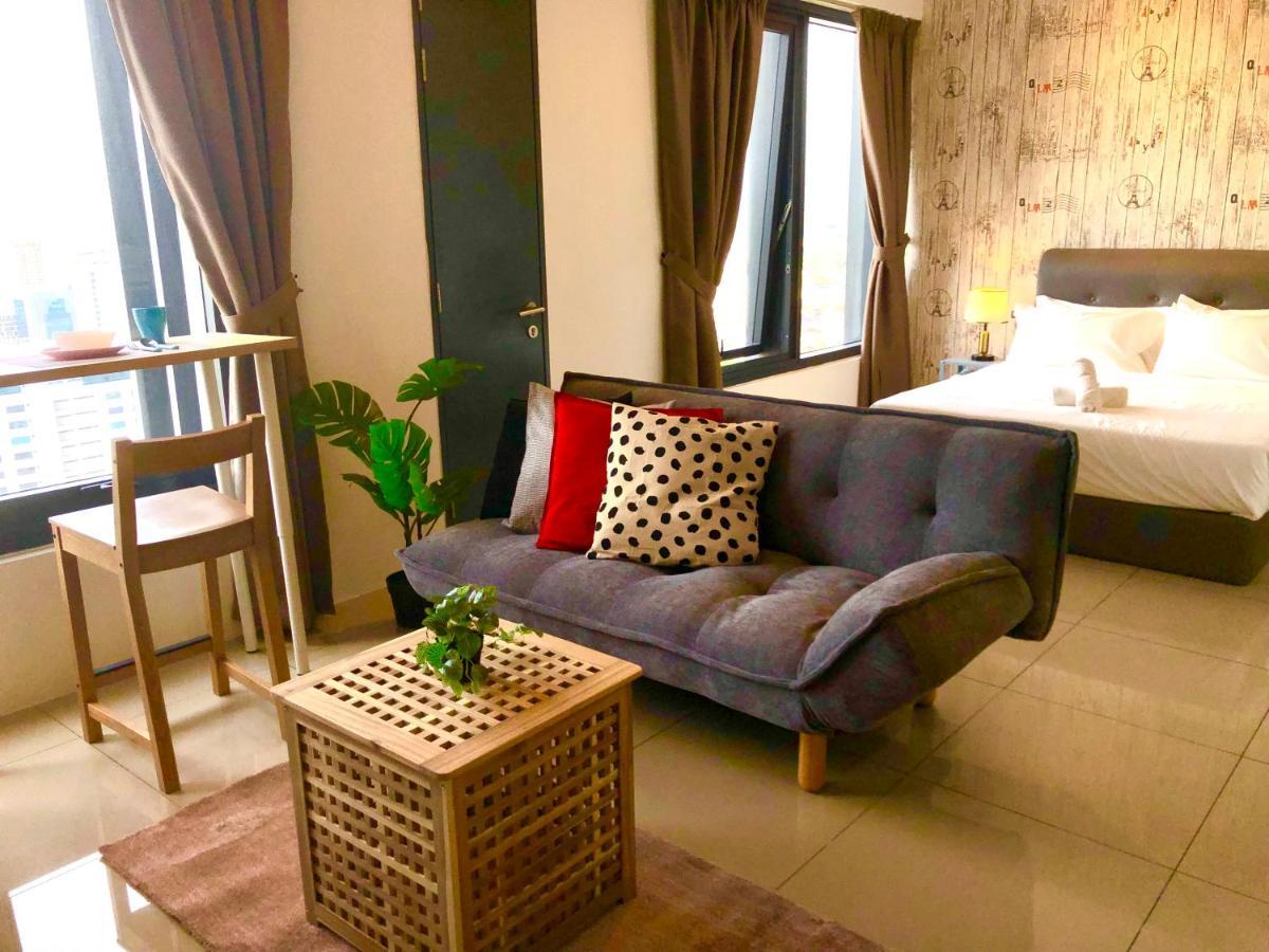 Tropicana 218 Macalister Netflix Unit By Blue Sky Holidays George Town Dış mekan fotoğraf
