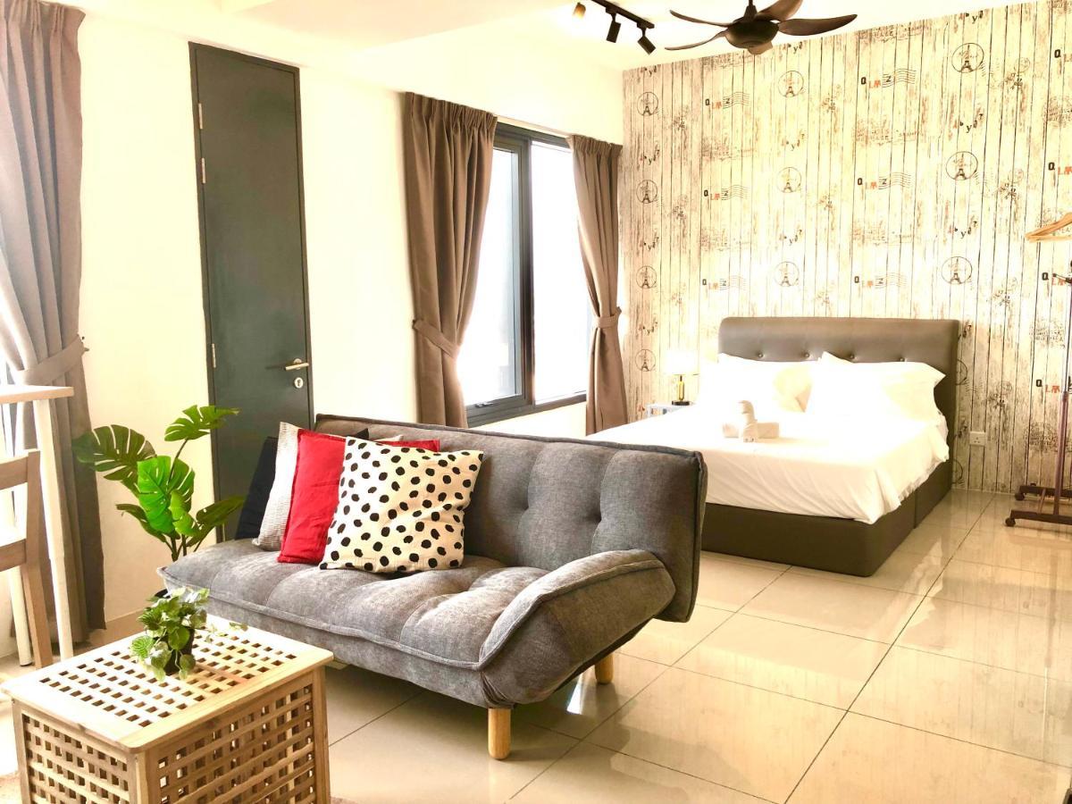 Tropicana 218 Macalister Netflix Unit By Blue Sky Holidays George Town Dış mekan fotoğraf