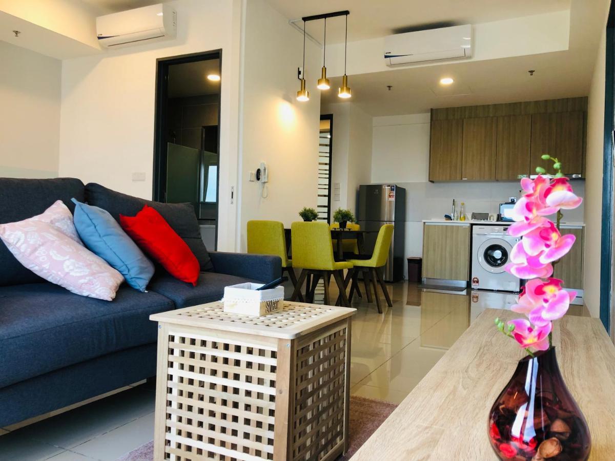 Tropicana 218 Macalister Netflix Unit By Blue Sky Holidays George Town Dış mekan fotoğraf