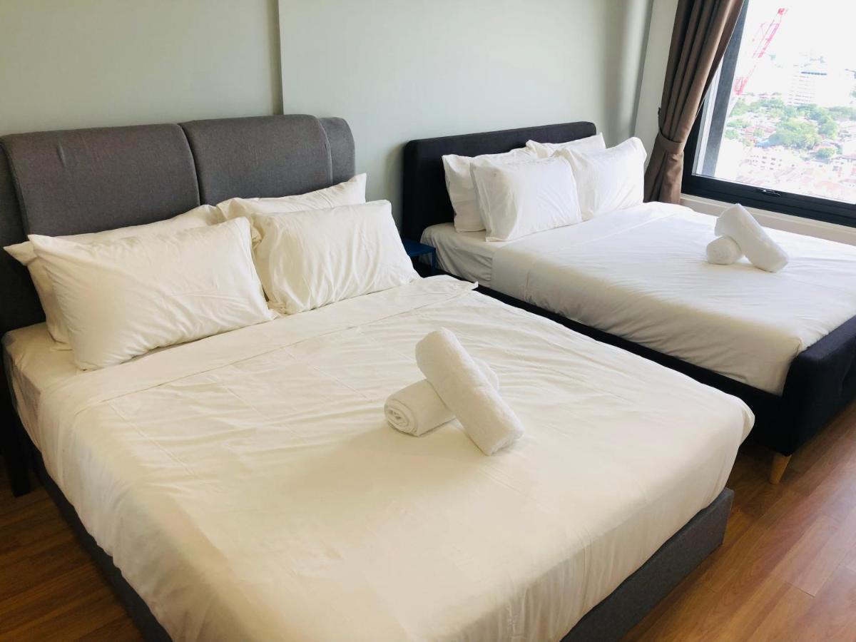 Tropicana 218 Macalister Netflix Unit By Blue Sky Holidays George Town Dış mekan fotoğraf