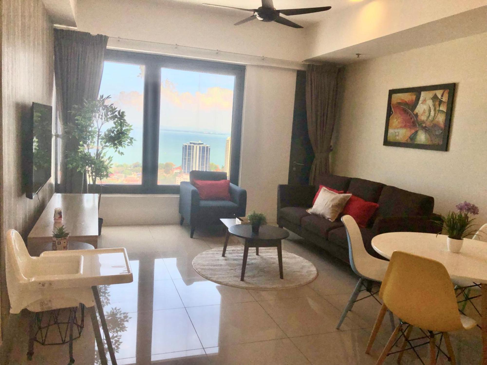 Tropicana 218 Macalister Netflix Unit By Blue Sky Holidays George Town Dış mekan fotoğraf